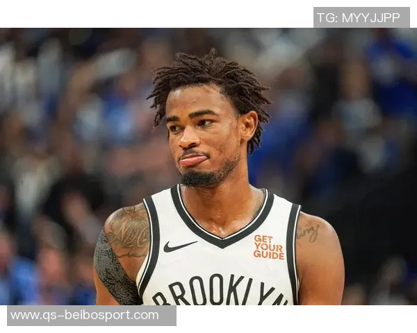 克拉克斯顿表现出色14投8中砍下21分8篮板4助攻2抢断2盖帽 克拉克斯顿表现出色14投8中砍下21分8篮板4助攻2抢断2盖帽