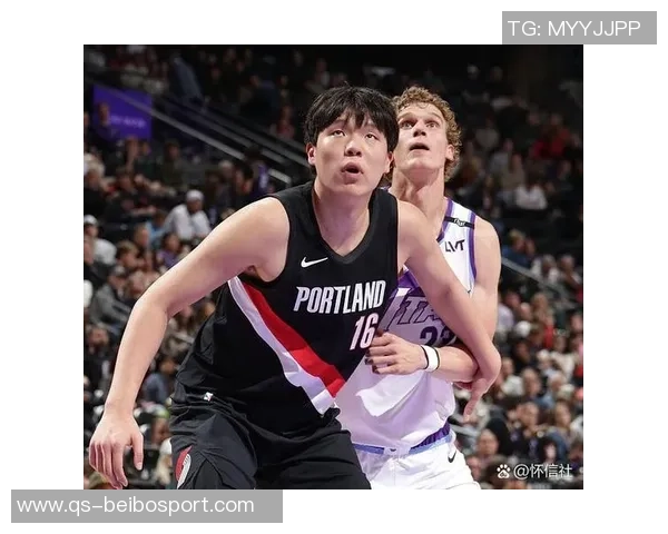 比卢普斯称赞夏普攻守兼备称其能应对高强度对抗挑战