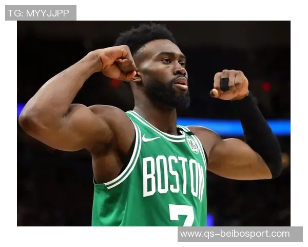 杰伦布朗带领球队逆转胜利关键第三节独得15分助力取胜